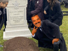 https://image.noelshack.com/fichiers/2023/52/2/1703631025-risitas-trolle-son-propre-enterrement.jpeg