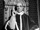 https://image.noelshack.com/fichiers/2023/52/6/1703974656-the-infallible-pope-pius-xii-sept-1945-crop.jpg