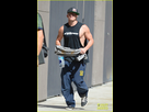 https://image.noelshack.com/fichiers/2024/04/3/1706105936-channing-tatum-shows-off-big-muscles-magic-mike-xxl-filming-01.jpg