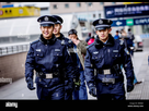 https://image.noelshack.com/fichiers/2024/04/5/1706294607-file-chinese-policiers-patrouillent-la-gare-de-pekin-ouest-a-beijing-chine-4-fevrier-2015-la-chine-a-approuve-un-plan-visant-a-le-reviser-w8fj6e.jpg