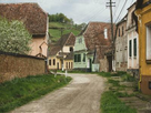 https://image.noelshack.com/fichiers/2024/08/7/1708875585-village-roumanie-1.jpg