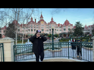 https://image.noelshack.com/minis/2024/10/1/1709558191-doriane-remmer-23-ans-est-employee-dans-la-restauration-a-disneyland-paris-1709400005.png