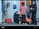 https://image.noelshack.com/fichiers/2024/12/5/1711101602-users-of-the-recreational-drug-spice-on-the-streets-of-sheffield-2mg2x98.jpg