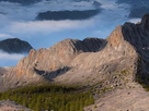 https://image.noelshack.com/fichiers/2024/14/7/1712520823-montagneouchat.png