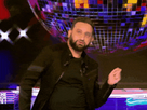 https://image.noelshack.com/fichiers/2024/15/7/1713091687-hanouna-dance.gif