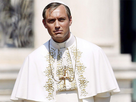 https://image.noelshack.com/fichiers/2024/21/1/1716158067-first-look-of-jude-law-as-the-young-pope-unveiled.jpg