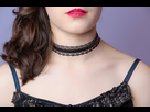 https://image.noelshack.com/fichiers/2024/26/6/1719637841-collier-choker-noir-strass-femme-tour-cou-satin-dentelle-made-in-france.jpg