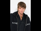 https://image.noelshack.com/fichiers/2024/28/4/1720712750-jordan-barrett-attends-givenchy-menswear-fall-winter-2023-2024-550nw-13722972x.jpg