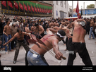 https://image.noelshack.com/minis/2024/29/4/1721293155-self-flagellation-tatbir-pakistani-muslims-during-ashura-procession-km4brf.png