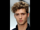 https://www.noelshack.com/2024-29-5-1721385402-cheveux-frises-homme.jpg
