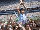 https://image.noelshack.com/fichiers/2024/33/2/1723543417-maradona.jpg