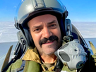 https://image.noelshack.com/fichiers/2024/33/4/1723673032-risitas-pilote-de-chasse-rafale-sticker-zoom.png