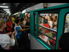 https://www.noelshack.com/2024-34-1-1724066009-metro-plein-paris-zigzag.jpg