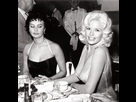 https://www.noelshack.com/2024-34-2-1724160675-sophia-loren-jayne-mansfield-romanoffs-restaurant-1.jpg