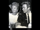 https://image.noelshack.com/fichiers/2024/34/4/1724356434-clint-eastwood-with-wife-maggie-at-their-los-angeles-home-about-1960-c5my5g.jpg