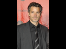 https://www.noelshack.com/2024-34-6-1724508405-timothy-olyphant-2011-cropped.jpg