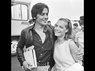 https://www.noelshack.com/2024-34-6-1724509516-alain-delon-et-romy-schneider-a-l-aeroport-de-nice.jpg