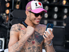 https://www.noelshack.com/2024-34-7-1724538351-pete-davidson-tattoos-1-af1531dcaae04105b622d32dccd8f3c7.jpg