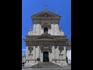 https://image.noelshack.com/fichiers/2024/35/5/1725031194-800px-santa-maria-della-vittoria-in-rome-front.jpg