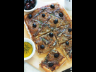 https://image.noelshack.com/fichiers/2024/37/6/1726326518-1703788520-pissaladiere-recette-nicoise-oignons-anchois-olives-nice-6-680.jpg