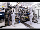 https://www.noelshack.com/2024-38-4-1726780737-business-asml-employees-assembling-an-euv-system-asml.jpg