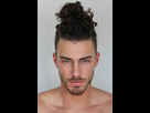 https://image.noelshack.com/fichiers/2024/40/3/1727855343-top-knot-curly-hair.jpg