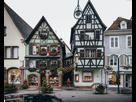 https://image.noelshack.com/fichiers/2024/43/1/1729519659-visiter-alsace-selestat-week-end-marche-noel-maison-colombages-traditionnelle-facade-decoration.jpg