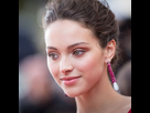 https://image.noelshack.com/fichiers/2025/06/5/1738918770-jenaye-noah-elle-defile-devant-son-frere-joakim-noah-pour-chanel.jpg