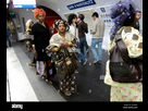 https://image.noelshack.com/fichiers/2025/08/5/1740156961-paris-france-immigrants-africains-europe-femmes-migrants-marchant-robe-traditionnelle-gare-sur-paris-metro-gare-d-austerlitz-europe-migrants-communaute-noire-paris-c3nrkw.jpg