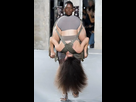 https://image.noelshack.com/fichiers/2025/11/7/1742116390-are-modern-fashion-shows-just-a-front-for-money-laundering-v0-tlvfl16layoe1.png