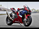 https://image.noelshack.com/fichiers/2025/12/1/1742175479-s0-un-prestigieux-prix-pour-la-honda-cbr1000rr-r-sp-182359.jpg