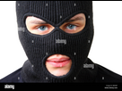 https://image.noelshack.com/fichiers/2025/15/4/1744276413-man-in-black-balaclava-b68x8p.jpg