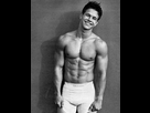 https://www.noelshack.com/2025-15-6-1744491266-mark-wahlberg-calvin-klein-abs.jpg