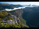 https://image.noelshack.com/fichiers/2025/16/4/1744893226-visiter-le-verdon-vue-depuis-la-dent-d-aire.jpg