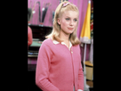 https://image.noelshack.com/fichiers/2025/16/7/1745145952-catherine-deneuve-genevieve-porte-un-petit-pull-rose.jpg