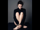 https://image.noelshack.com/fichiers/2025/17/1/1745189280-anya-taylor-joy-legs-and-feet-v0-0pbz6busub8d1.jpg