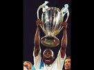 https://image.noelshack.com/fichiers/2025/17/5/1745567324-basile-boli-om-ac-milan-ligue-des-champions-1993-jean-claude-pichon-l-equipe-26.jpg