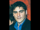 https://image.noelshack.com/fichiers/2025/20/1/1747069825-joaquin-phoenix-at-cannes-2000.jpg