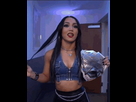 https://image.noelshack.com/fichiers/2025/23/2/1748950328-roxanne-perez-walking.png