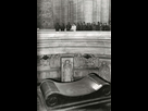 https://image.noelshack.com/fichiers/2025/26/4/1750963727-adolf-hitler-and-his-entourage-paying-their-respects-at-v0-cv5w9voy1iia1.jpg