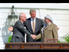 https://image.noelshack.com/fichiers/2025/26/4/1750964590-bill-clinton-yitzhak-rabin-yasser-arafat-at-the-white-house-1993-09-13.jpg