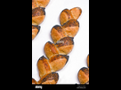 https://image.noelshack.com/fichiers/2025/27/2/1751375339-batonnets-de-pain-baguette-aux-graines-de-pavot-a-la-forme-d-une-gerbe-de-ble-s-appelle-un-epi-d15a2y.jpg