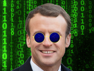 https://image.noelshack.com/fichiers/2025/40/4/1759385538-matrix-manu.png