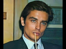 https://image.noelshack.com/fichiers/2025/51/7/1766315000-alain-delon-v0-6nq63cvng3b81.jpg